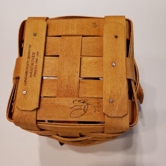 2001 Longaberger 5" Measuring Basket - Picture 3 of 6